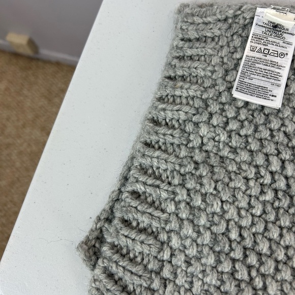 GAP Gray Wool Alpaca Blend Knit Scarf - Picture 4 of 6